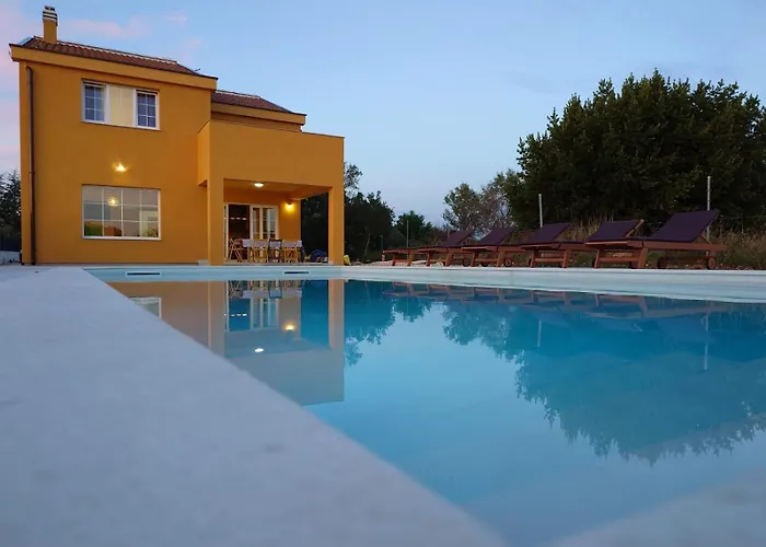 Florina Villa *