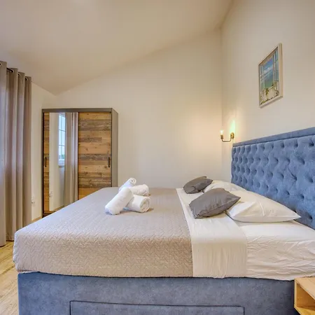 Florina Villa *