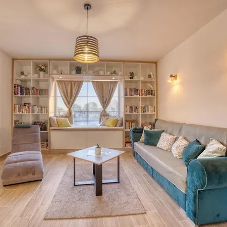 Florina Villa *