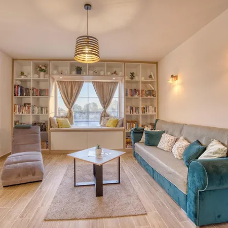 Florina Villa *