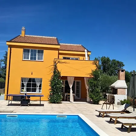 Florina Villa